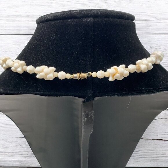 Vintage Faux Pearl Cluster Necklace White Gold Bead 19"L Screw Clasp - Picture 4 of 4